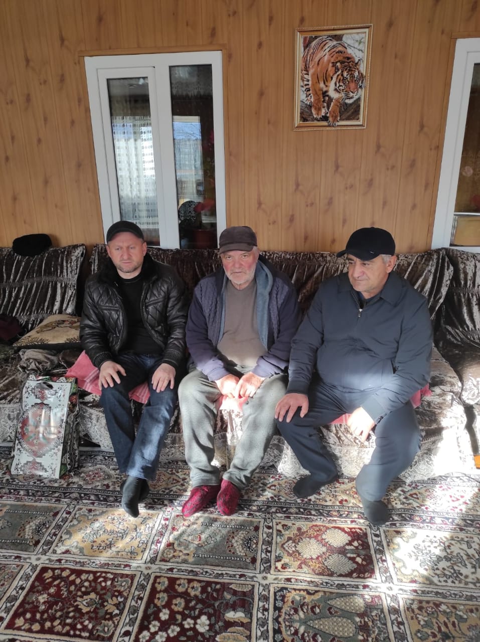 В преддверии Нового года посетили семьи СВО и семьи с детьми с ограниченными возможностями здоровья.